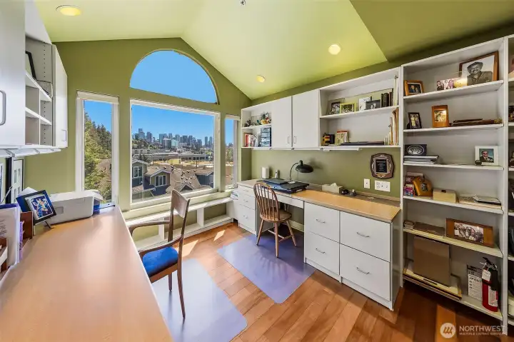 Built-in office with a view