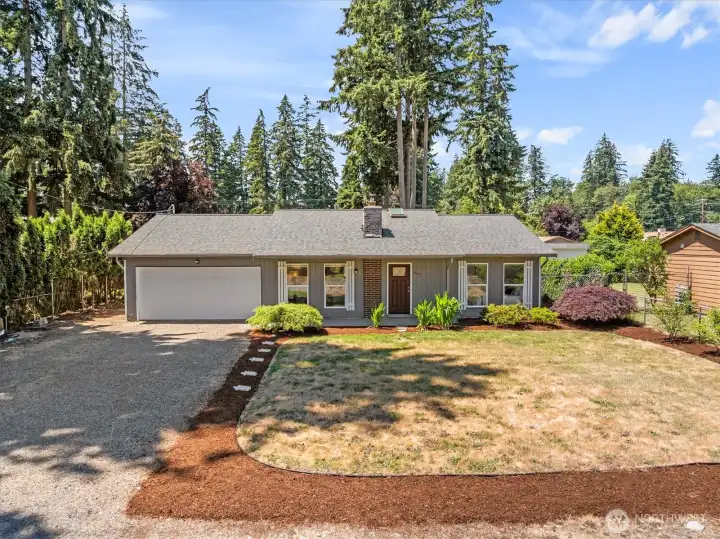 Awesome Covington home, huge flat lot!