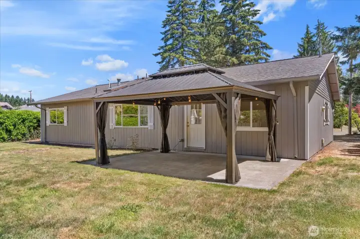 So much room to entertain and enjoy!