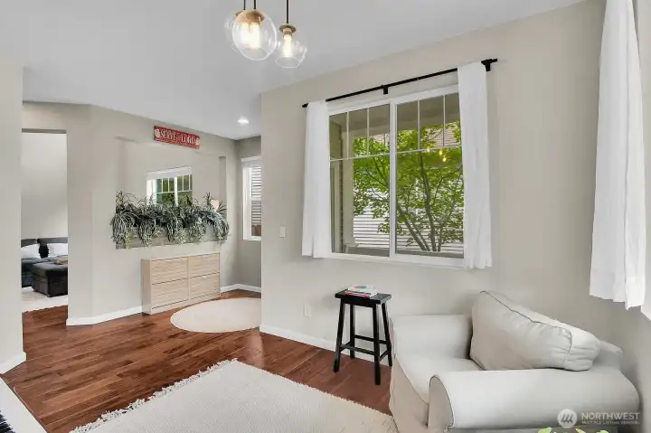 Front flex room