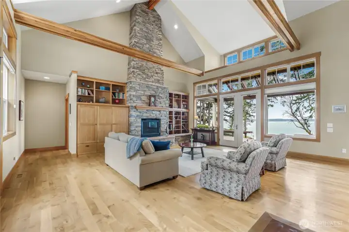 The vaulted ceilings and plethora of windows let in the light and the views. The vaulted ceilings and plethora of windows let in the light and the views.