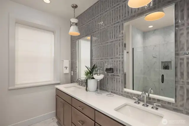 Photos of the Kinney model home for illustration purposes only & are not of the Kinney available for purchase. Home selections will vary.
