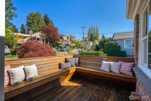 Sunny Deck to Relax and Enjoy
