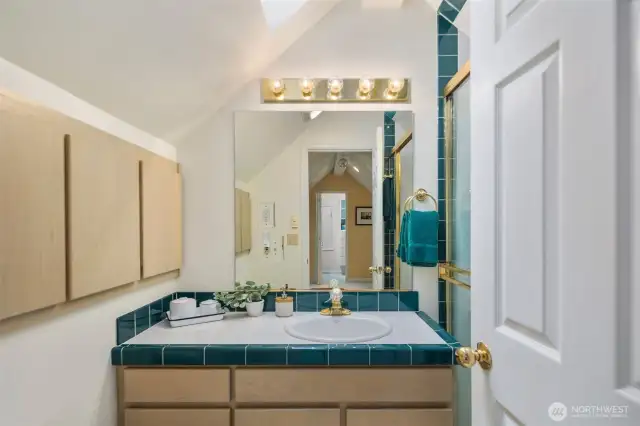 And a 3/4 bath