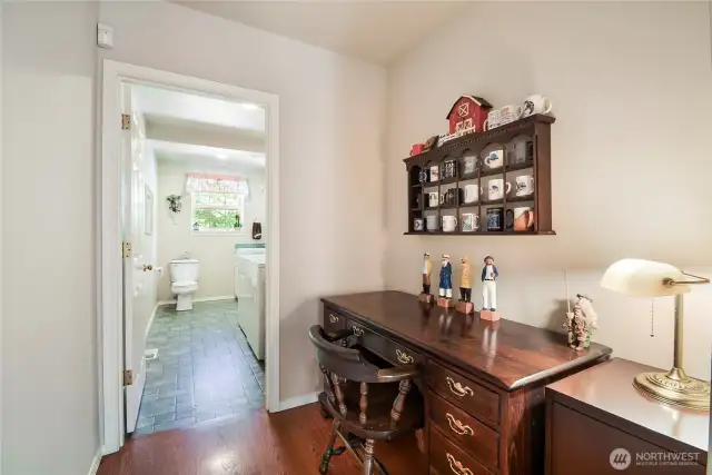 Great office space that new owners could be turned into spacious pantry.