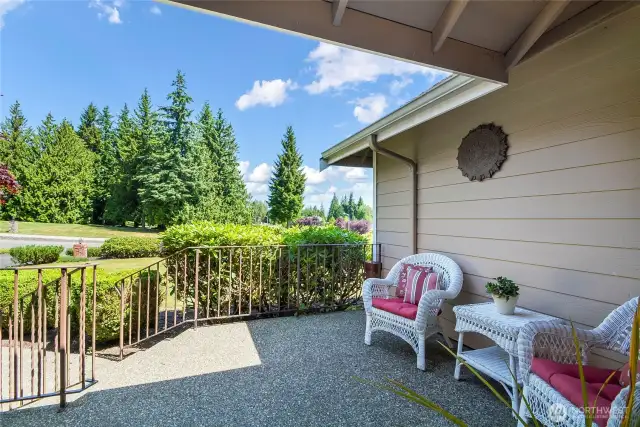 Inviting entry to the front door!