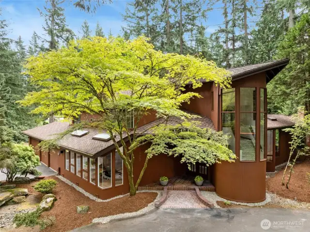 Beautiful Bridle Trails Home