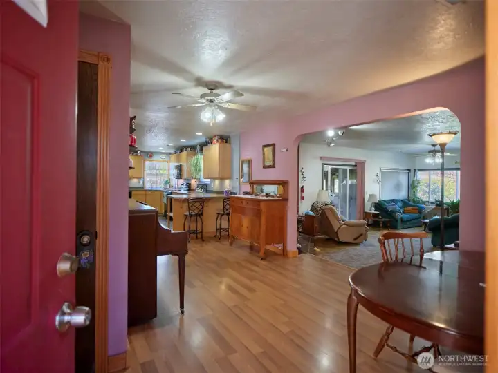Entry/Foyer