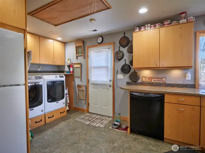Kitchen/Laundry