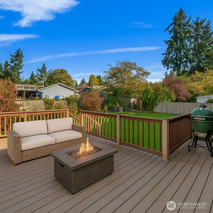 Entertaining Back Deck. Trex Decking Material.