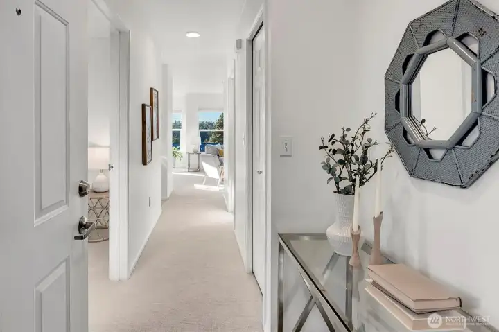 Entrance/Hallway to #201