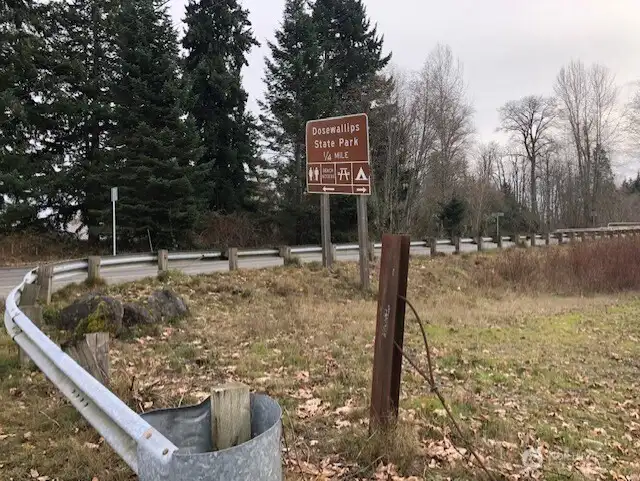 Looking south on Highway 101 towards the Dosewallps Bridge