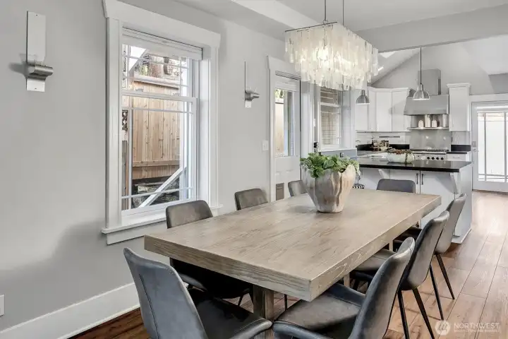 Lots of room for dinner entertaining