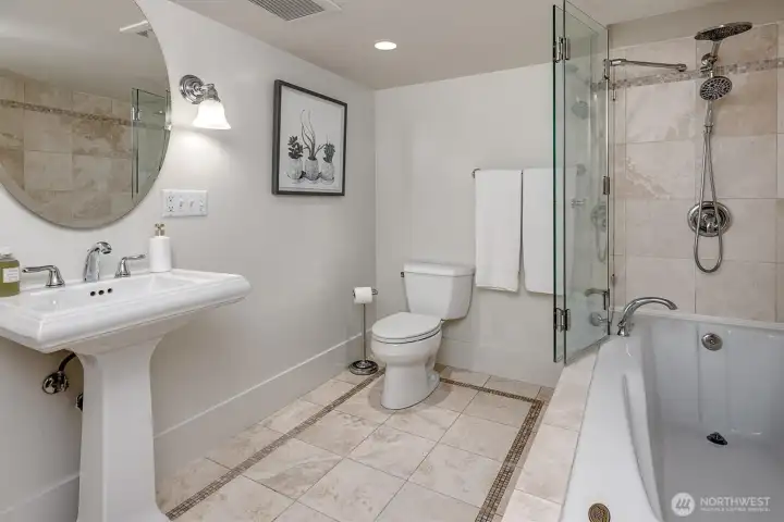 Full bathroom off family room