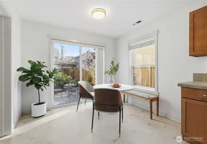 Breakfast nook (virtually staged)