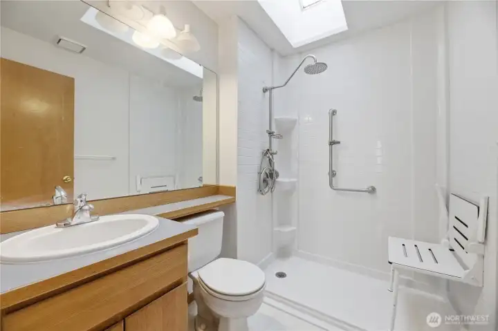 Upstairs Hallway Bathroom