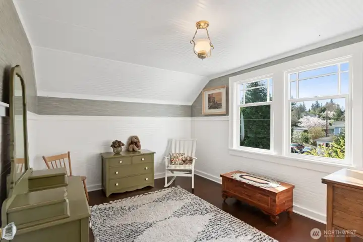 bedroom 3 upper level