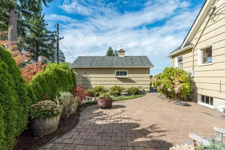 Lovely patio with plenty of privacy