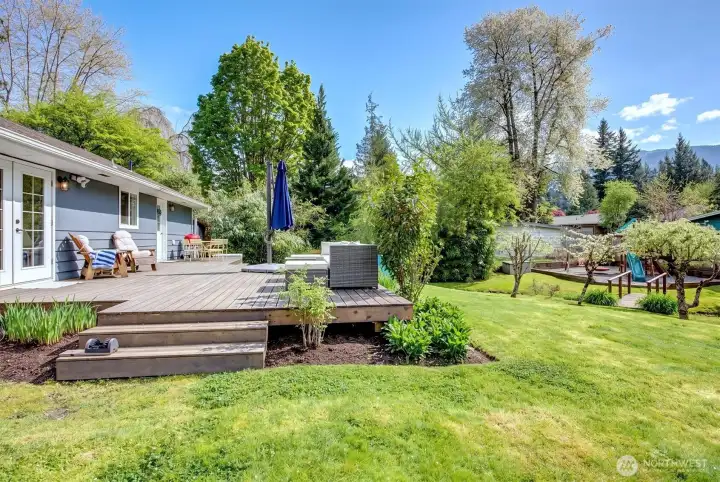 Gorgeous backyard with mountain views east and west!