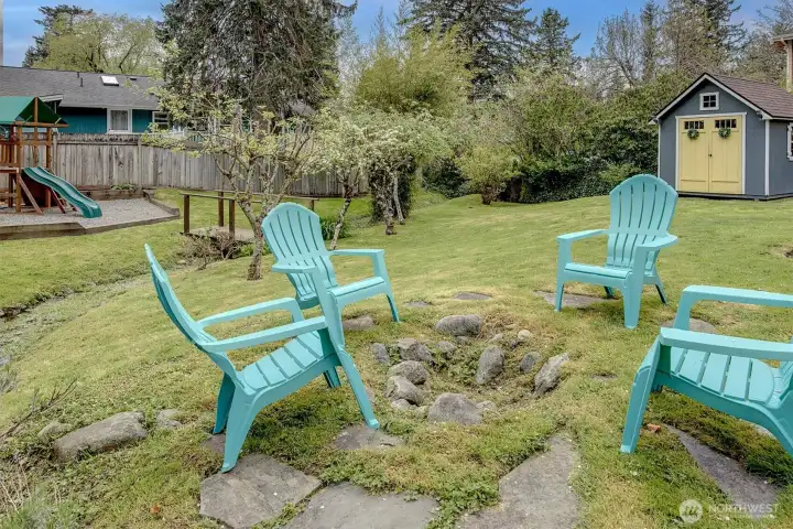 Firepit for cool nights and toasted marshmallows!