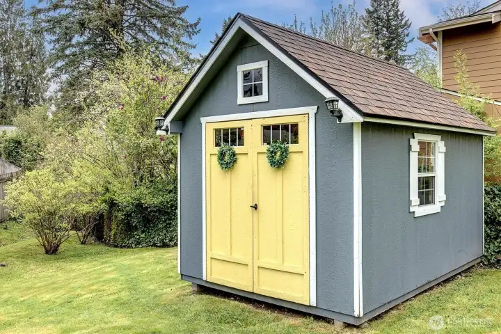 Newer shed stays with Property!