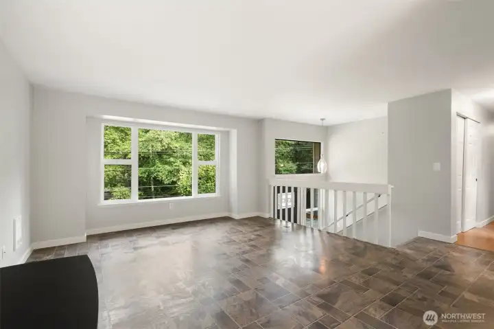 Look at all that natural light! Look at all that natural light!