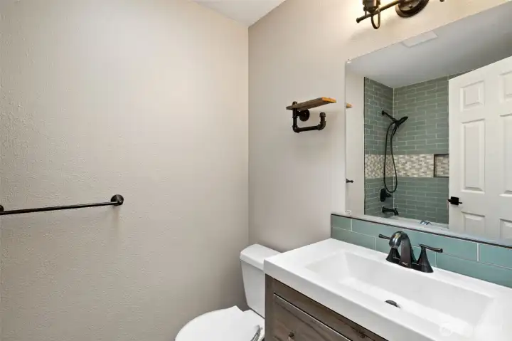 Hallway full bath. Fully remodeled. Hallway full bath. Fully remodeled.