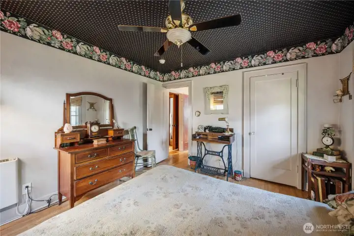Main level bedroom 2