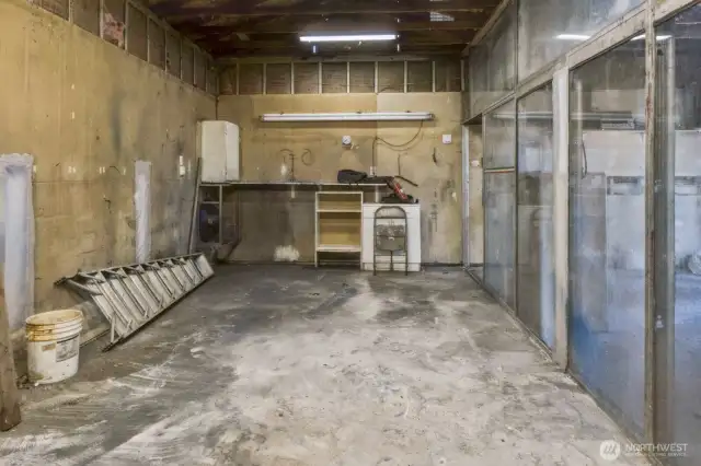 Very spacious Shop!