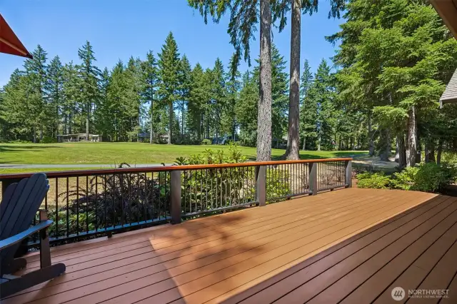 Home is located midway on the 17th fairway, approx. 150 yards from the 17th green.
