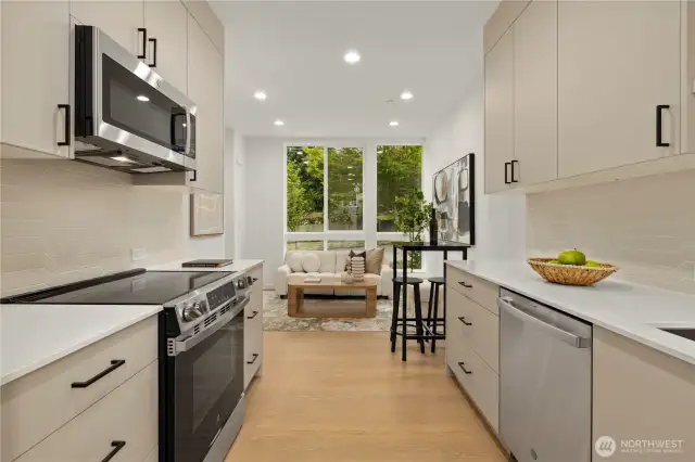 Photos are of a similar model home and are for illustrative purposes.