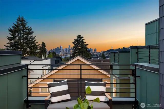 Photos are of a similar model home and are for illustrative purposes.