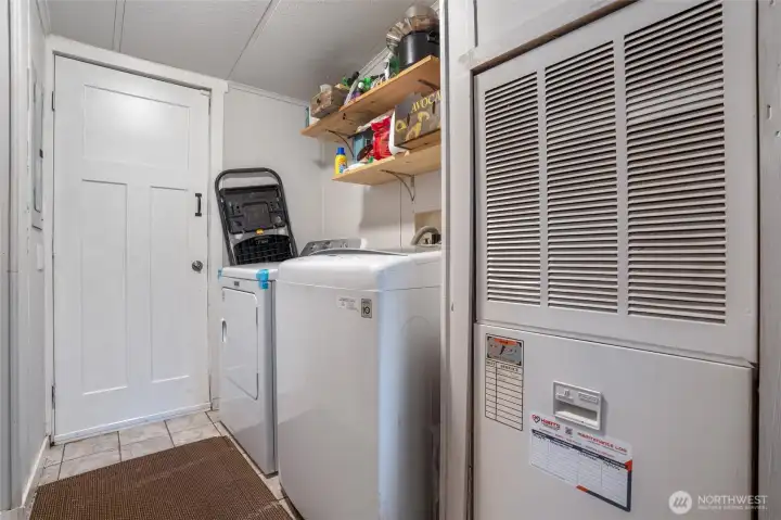 Washer and dryer stay