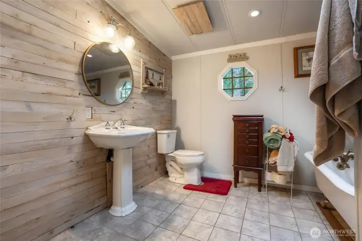 Primary bath