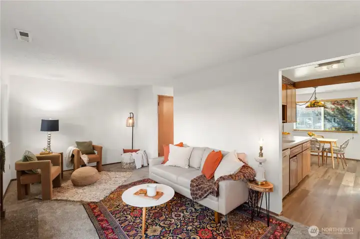 Large living room to host get togethers or to just enjoy the space.