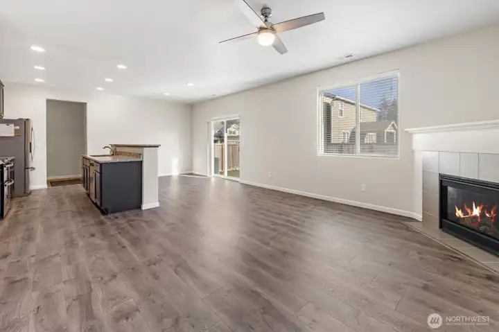 Entertainer’s dream with flowing living & dining areas