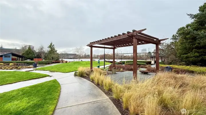 Park like grounds to enjoy!