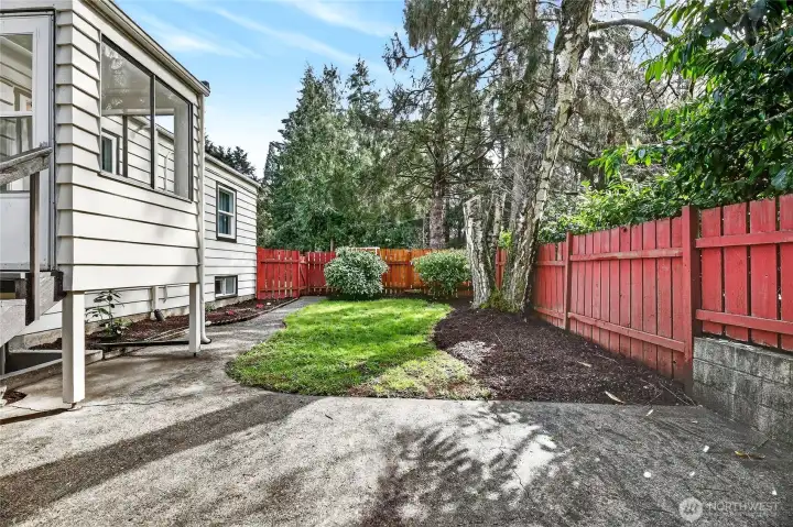 Mature Landscaping means Easy to Maintain