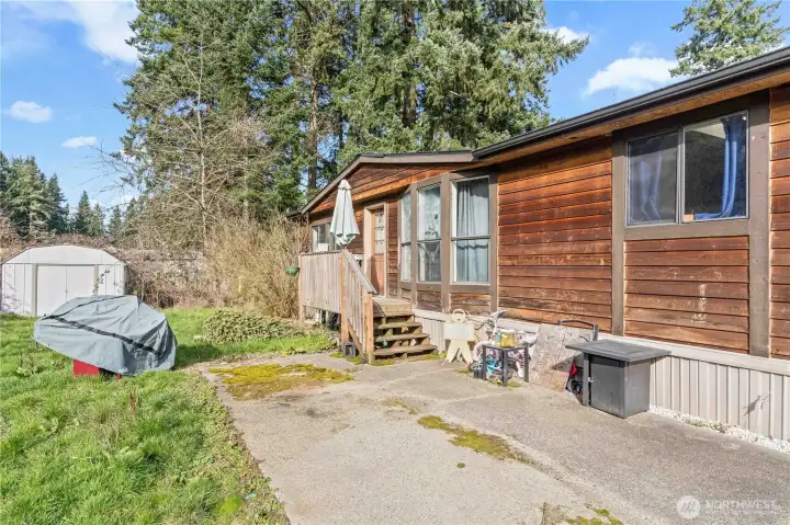 Deck, Front and Side Yards. (Shed is neighbors)