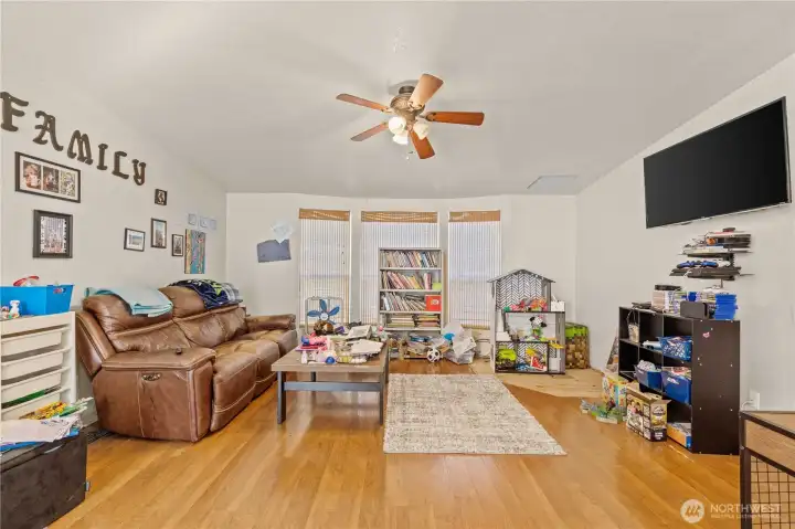 Living Room is spacious!