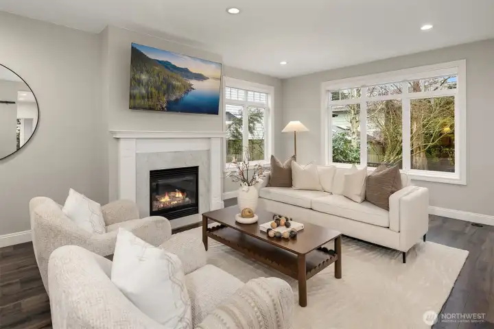 Great room w/ gas fireplace