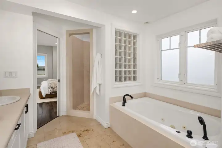Primary bath