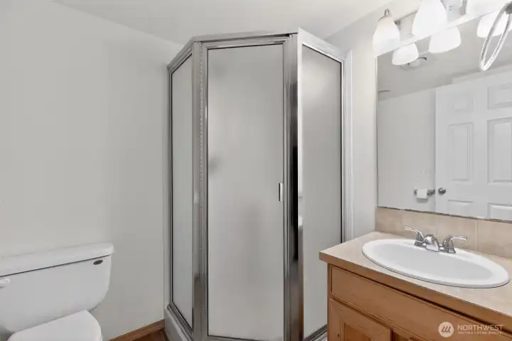 primary 3/4 bath