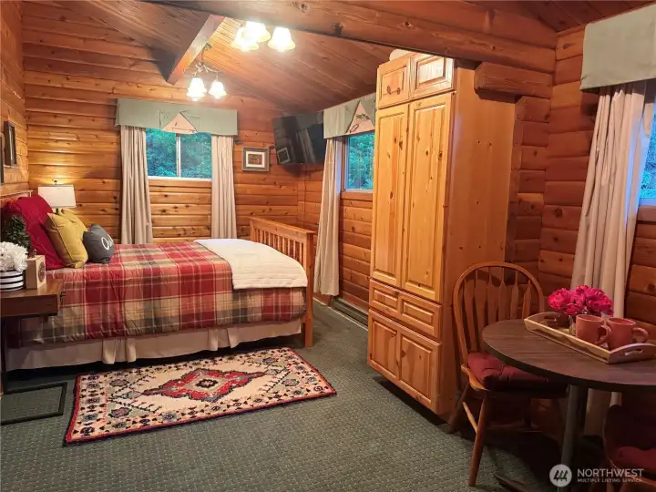 Large bedroom in 2nd cabin.