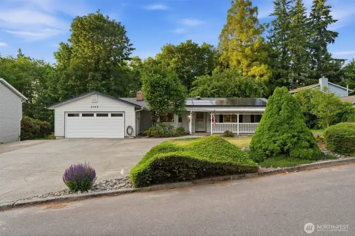 3 Bed 1.5 Bath on a quite street.