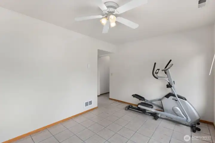 Lower Bonus Room
