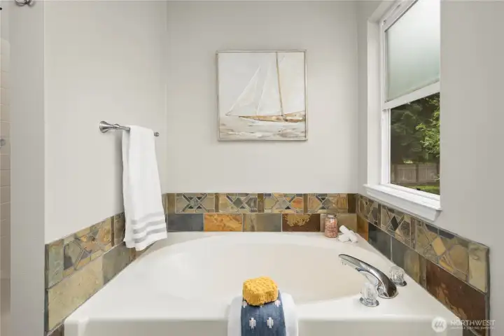primary ensuite with 5-piece bath