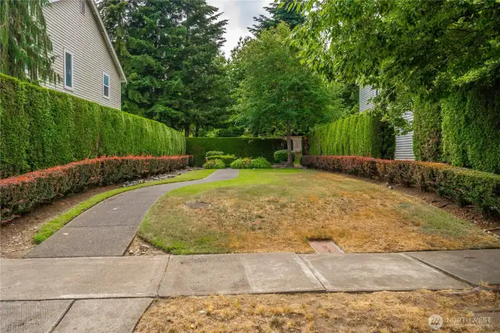side yard park