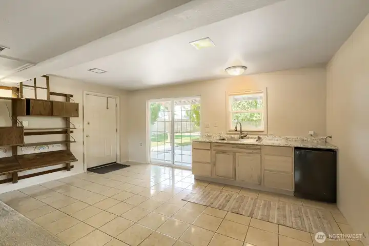 Tile has radiant heating. Tile has radiant heating.