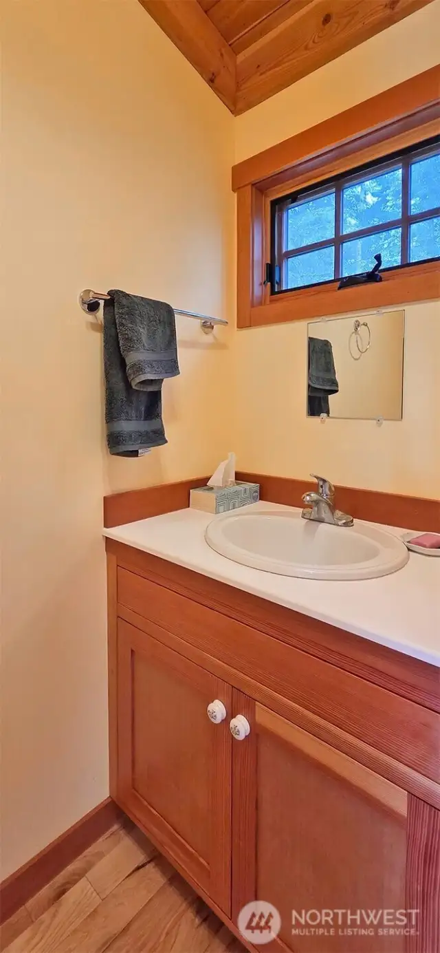 Studio 1/2 Bath